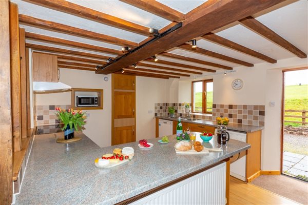 Elm Barn kitchen